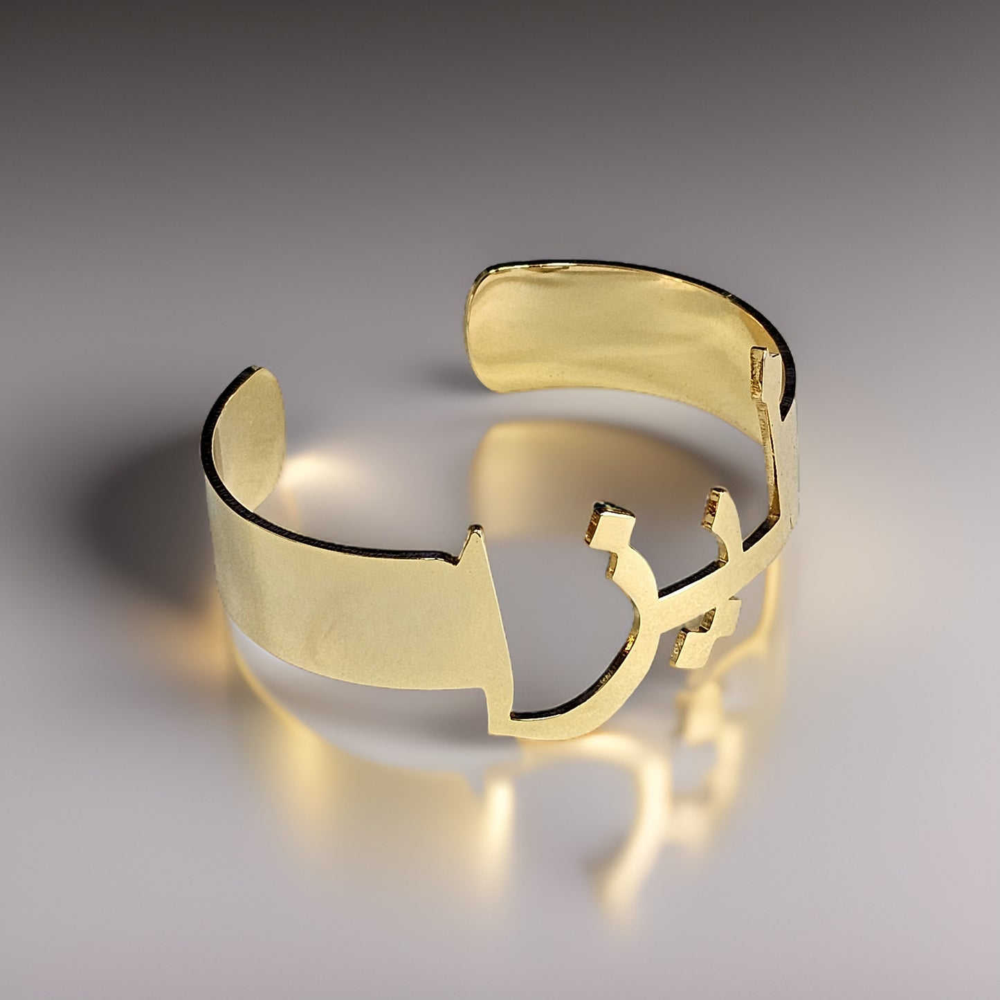 Aniq Al-'Ahd: The Artisan's Touch Bracelet